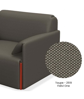 Fauteuil Costume, structure et tissu recyclé, avec accoudoirs chez Cornerstreet bien 