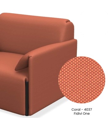 Fauteuil Costume, structure et tissu recyclé, avec accoudoirs chez Cornerstreet bien 