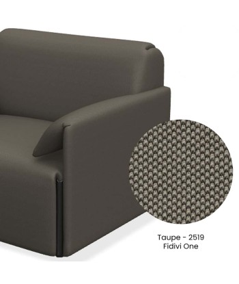 Fauteuil Costume, structure et tissu recyclé, avec accoudoirs chez Cornerstreet bien 